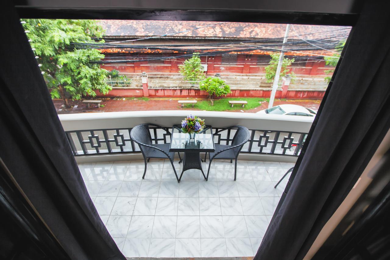 The Share Phnom Penh Hostel Exterior foto